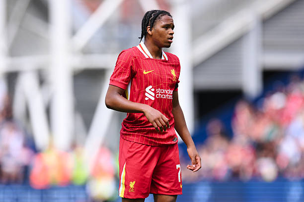 Rio Ngumoha: Thần đồng 16 tuổi với giấc mơ Quả bóng Vàng tại Liverpool